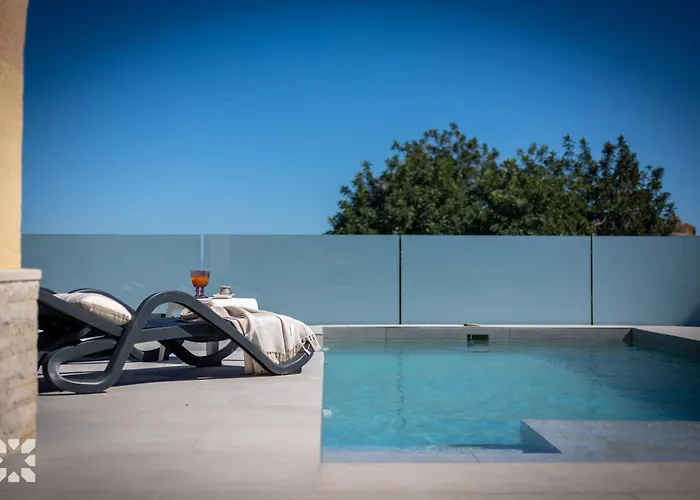 Villa Ausina By Abahana *