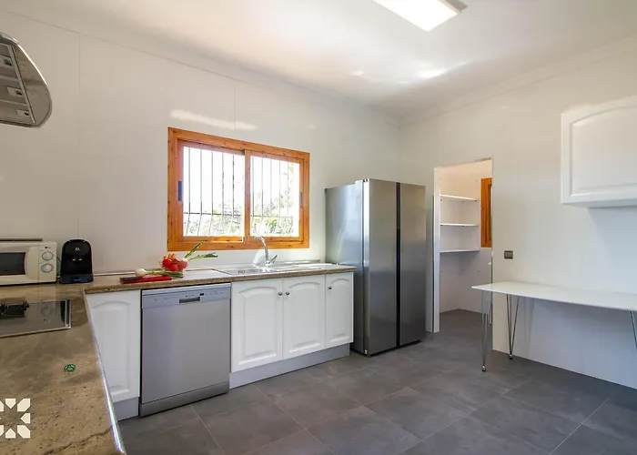 Βίλα Ausina By Abahana