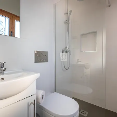 Ausina By Abahana Vila